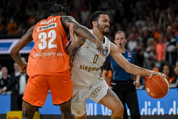 鸟对王钰栋 鸟对王钰栋