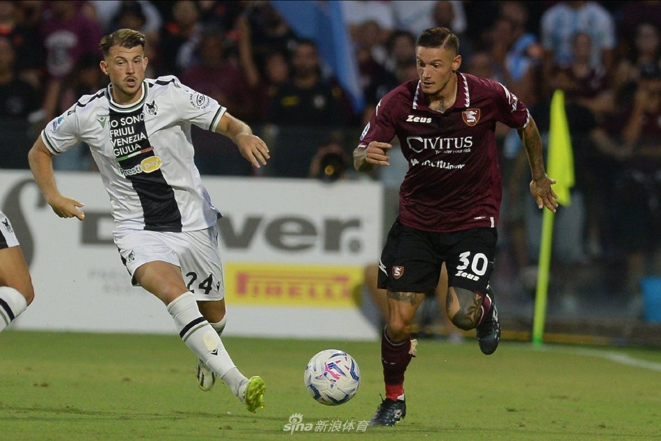 球衣退役仪 球衣退役仪